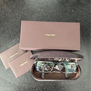 Tom Ford Unisex Tortoiseshell Glasses with Case (TF 5663-B)